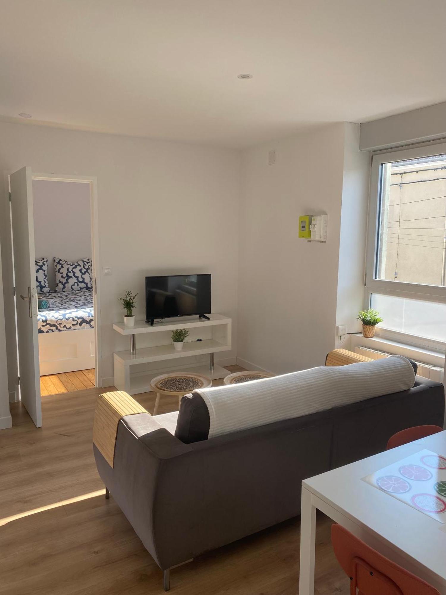 Apartament Family House - Centre Gare Roanne Zewnętrze zdjęcie